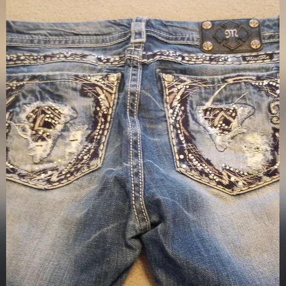 Miss Me Cropped Jeans - Picture 3 of 9